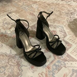 Women’s black platform heels size 8